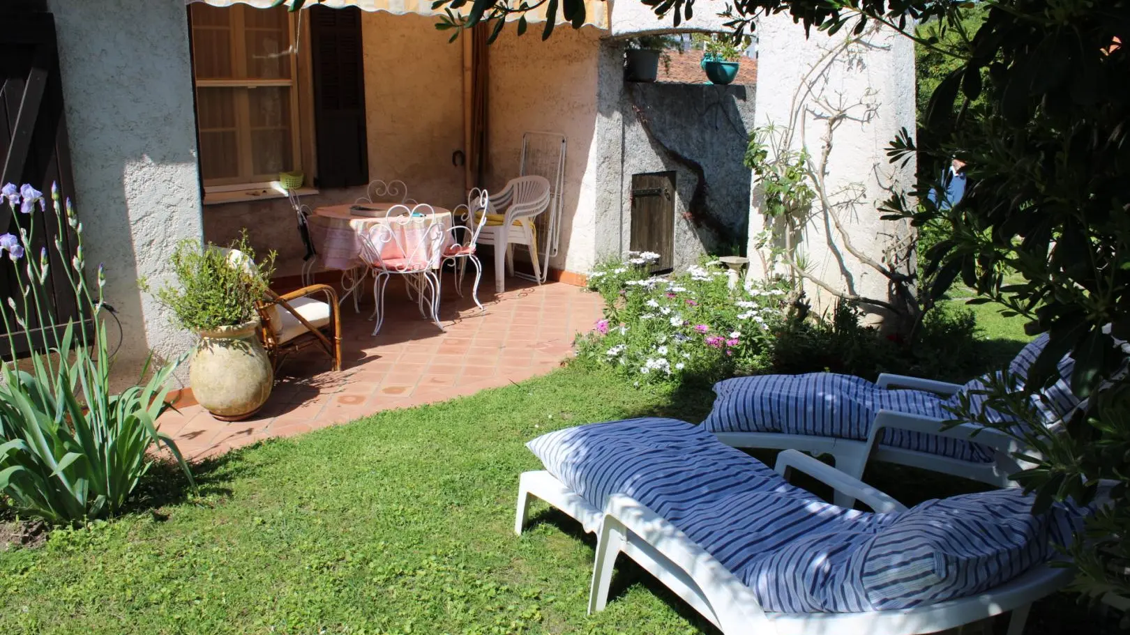 Gîte la Pairoulette - l'Eglantine -Terrasse - Gîtes de France Alpes-Maritimes