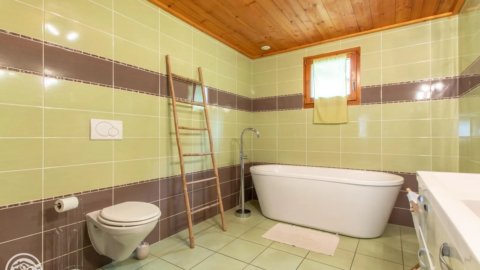 vue SBD sur le WC et baignoire