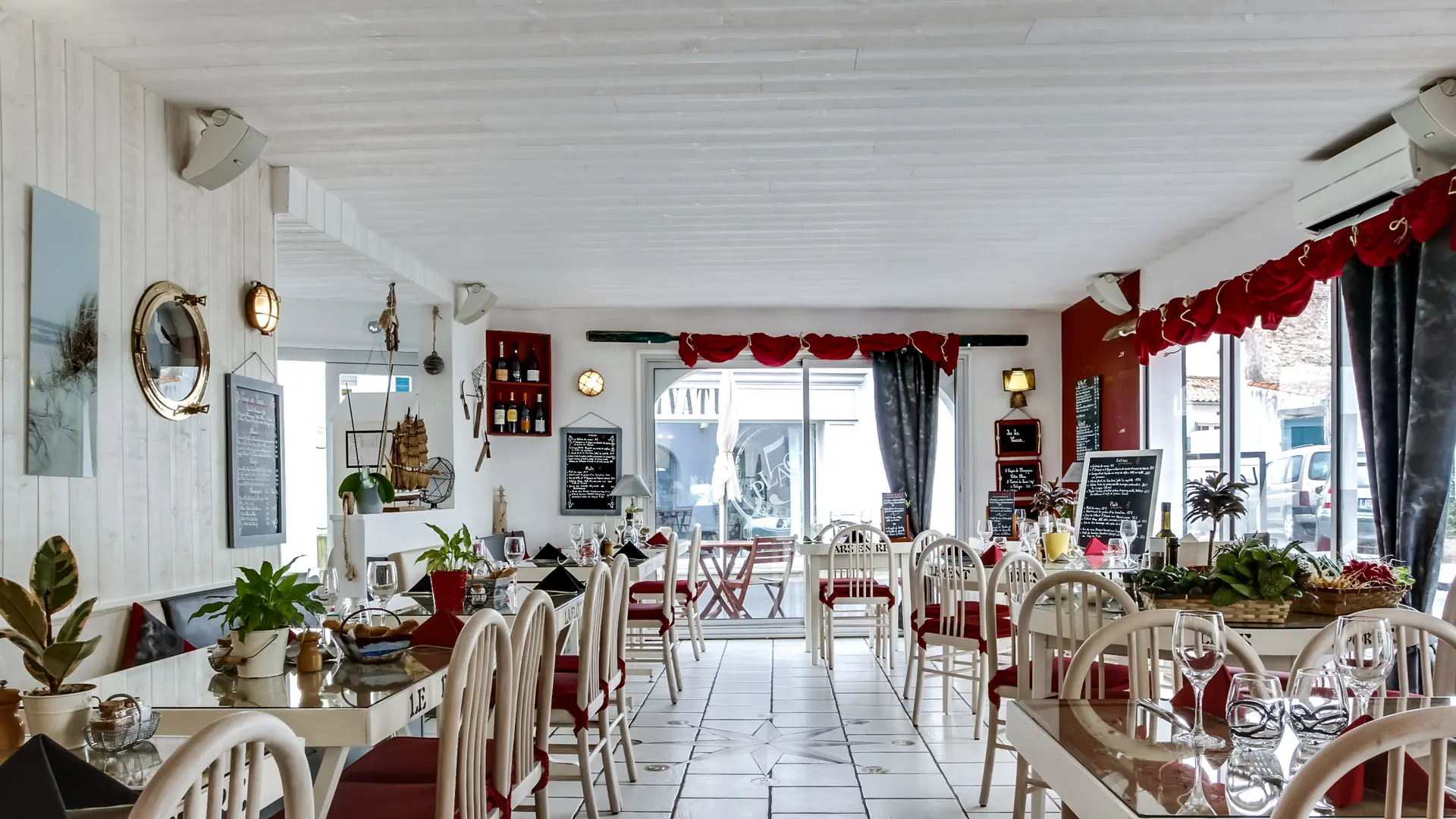 les embruns salle de restaurant