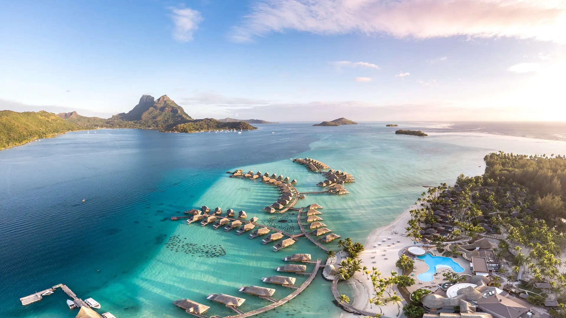 Vue aerienne Le Bora Bora by Pearl Resorts