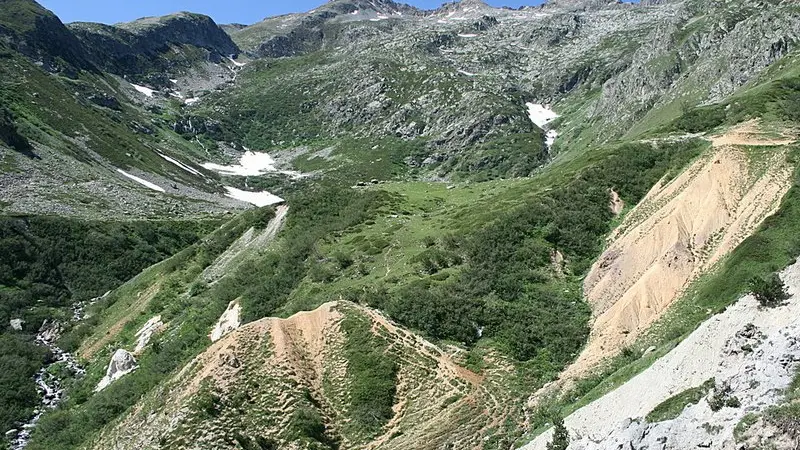 La testata del Vallone del Sabbione e la conca che ospita il Gias della Culatta