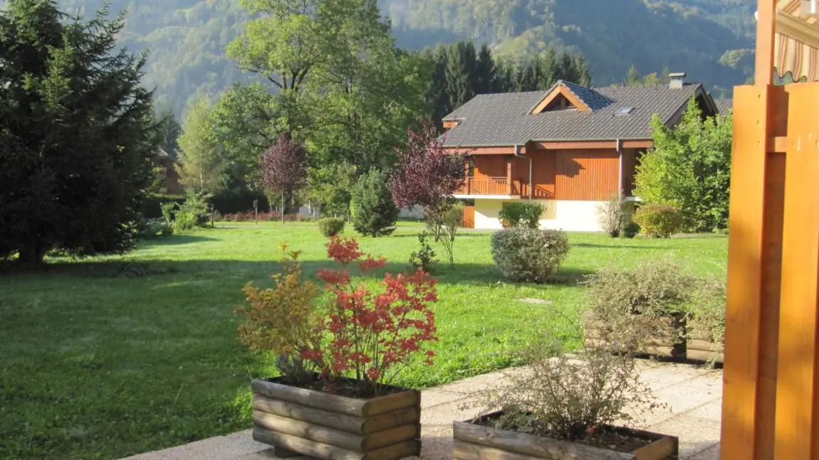 Vue sur l'extérieur depuis la terrasse