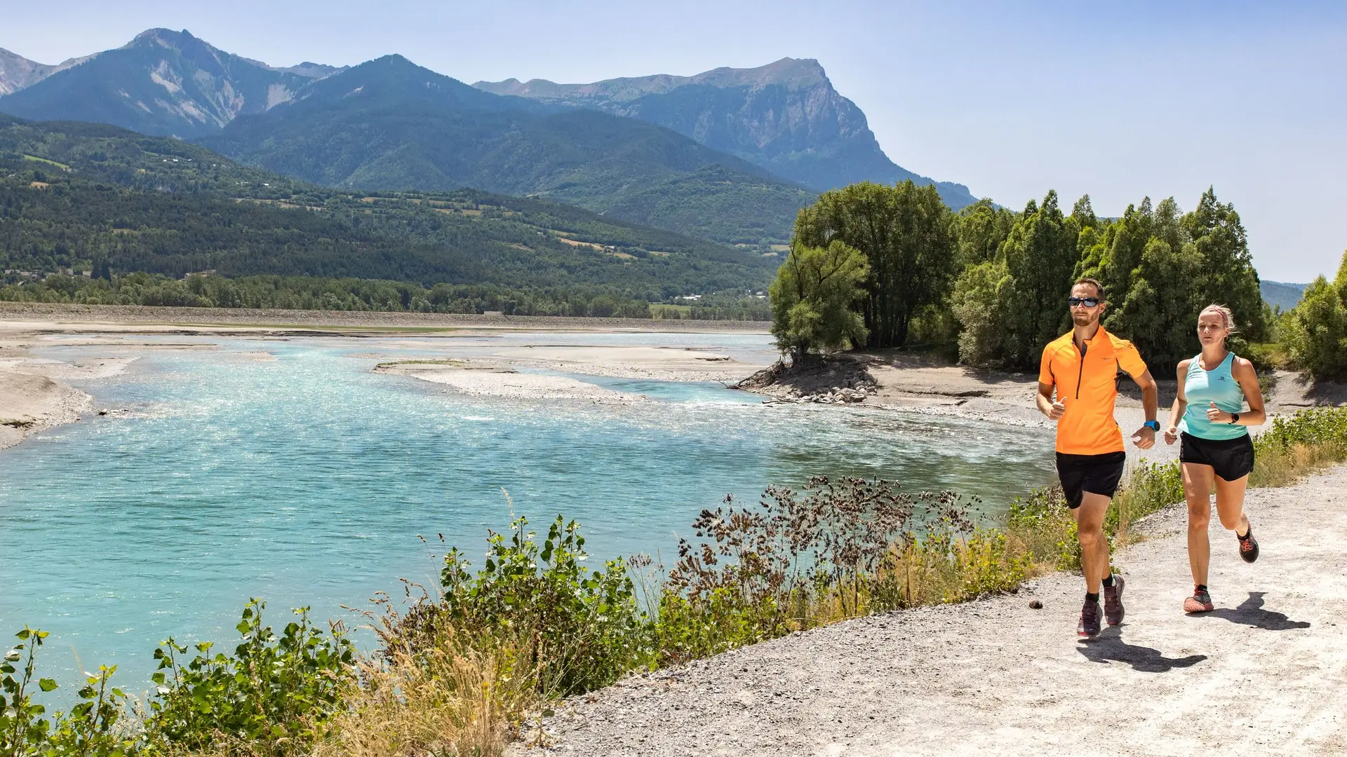 Sur le chemin entre la Durance et le plan d'eau