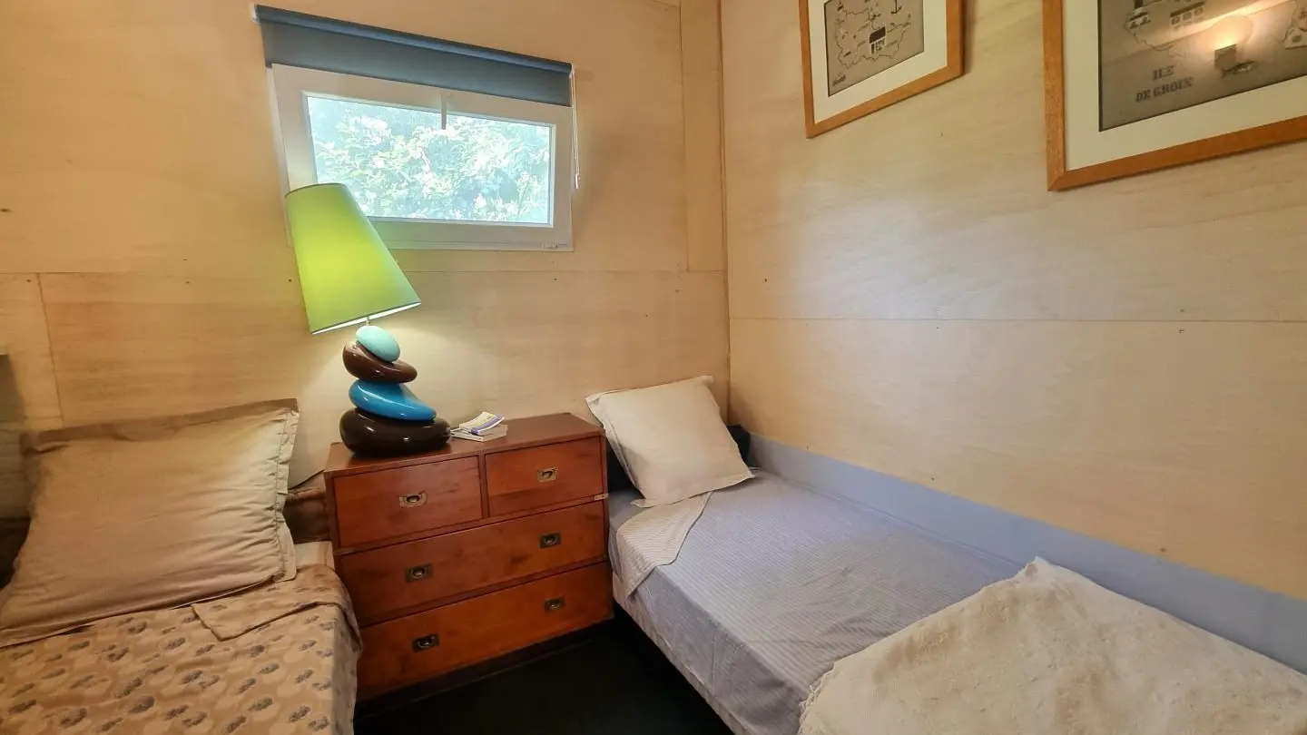 Chambre 2 : deux lits 90.