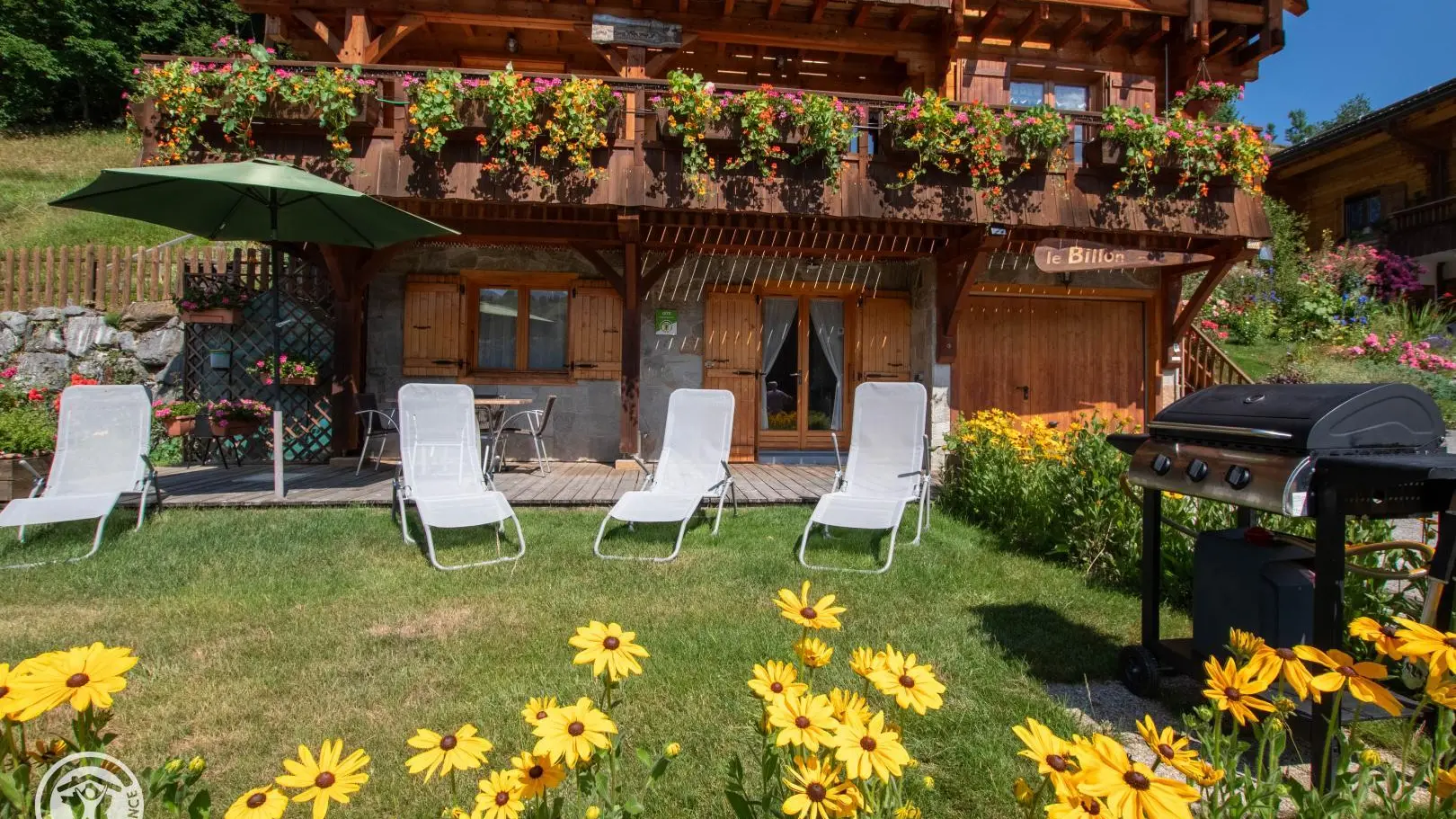 Le Gîte au rez-de-chaussée (terrasse et pelouse privatives)