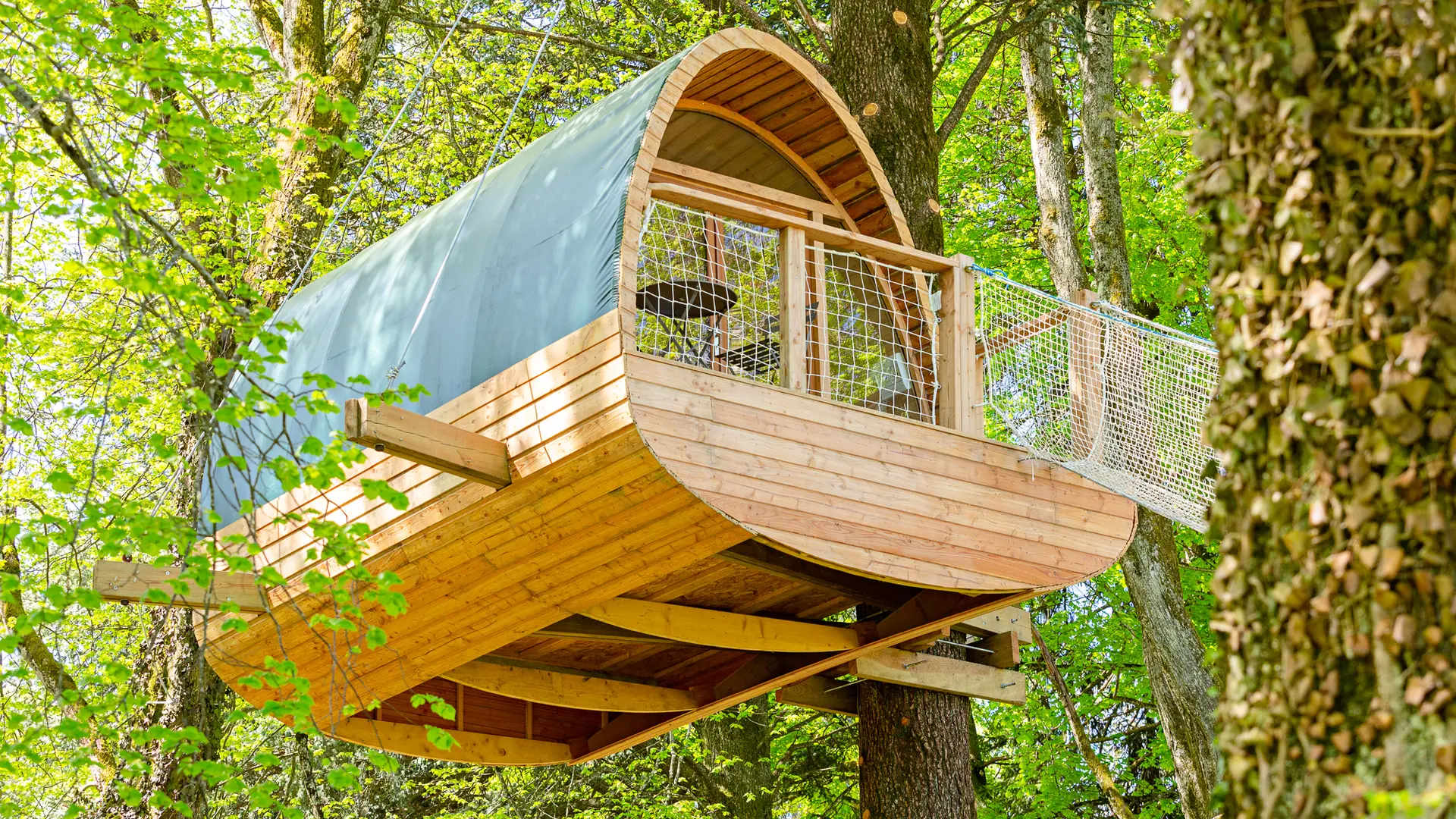 Vue de la cabane suspendue