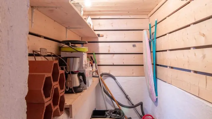 Cellier dans la cuisine.