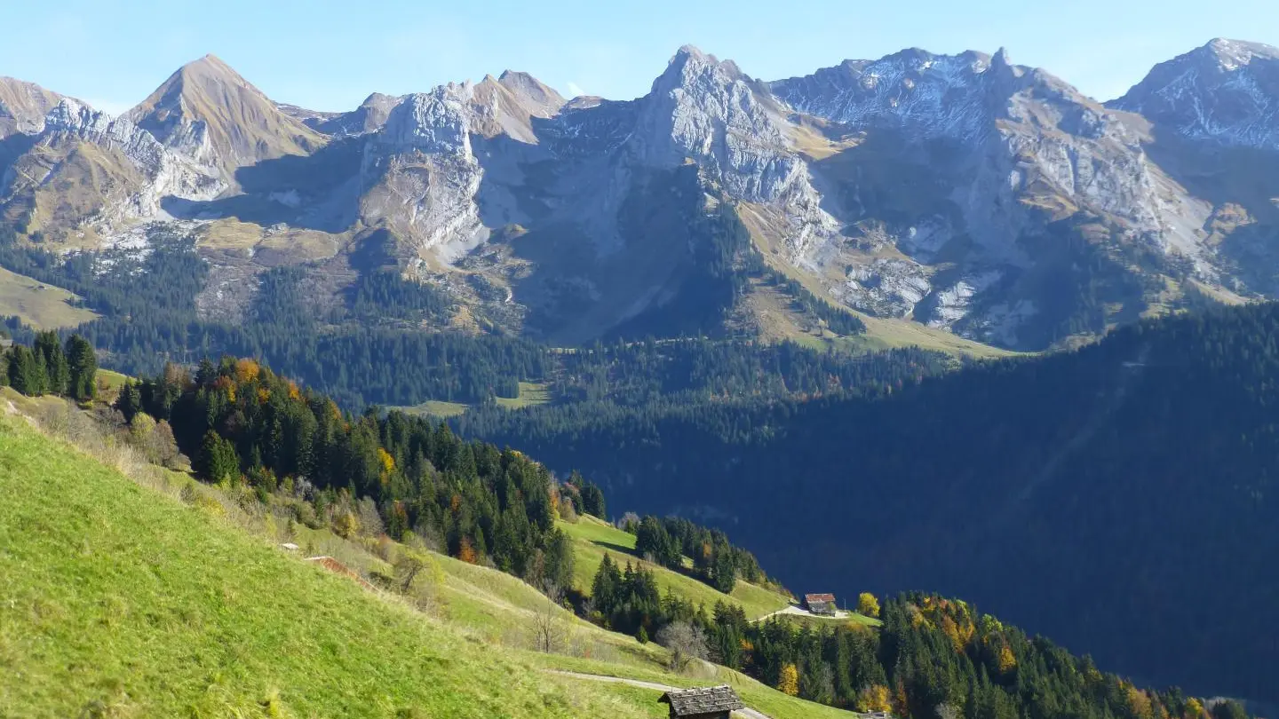 Balade face à la chaîne des Aravis