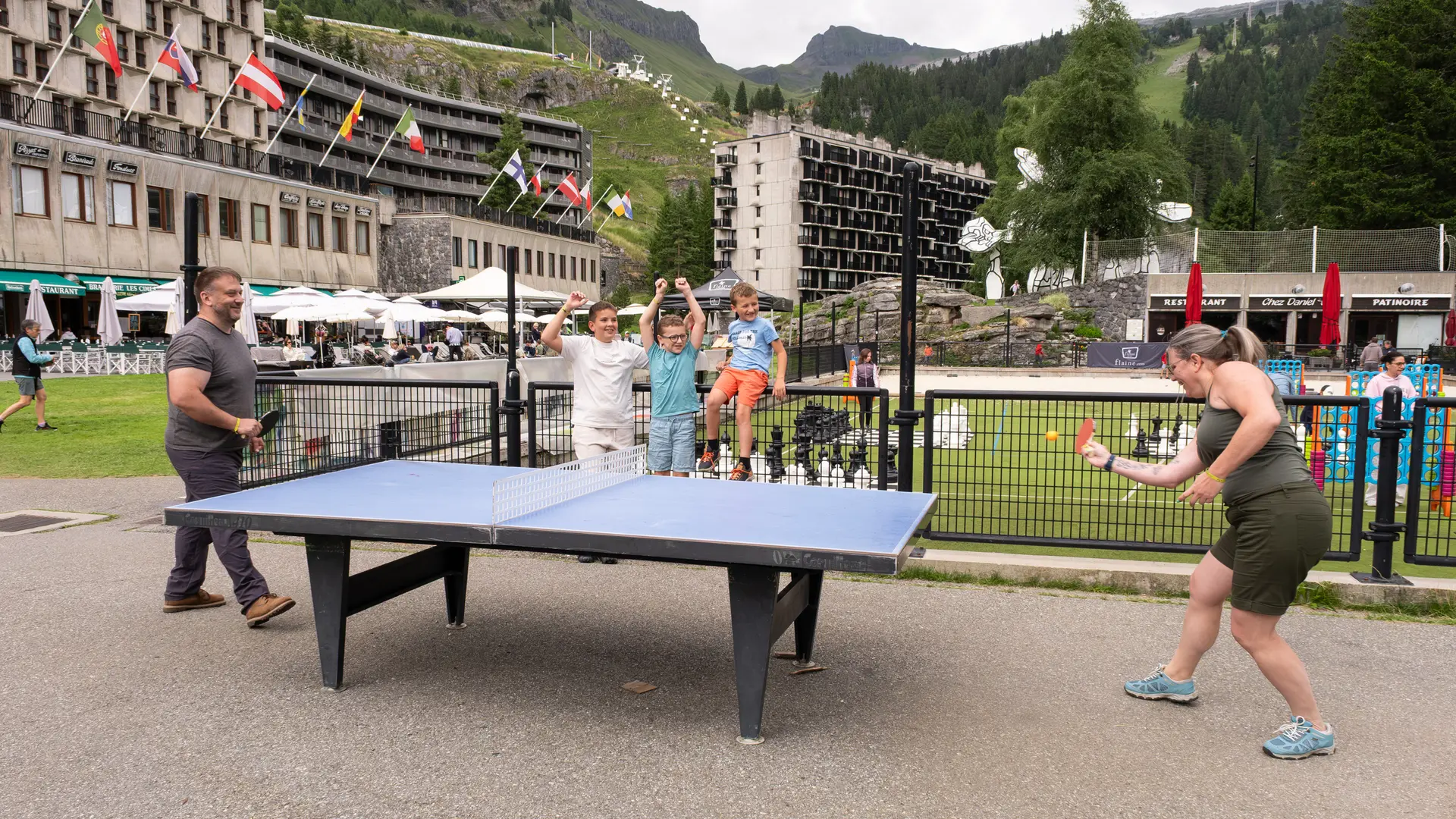 2 joueurs avec des spectateurs