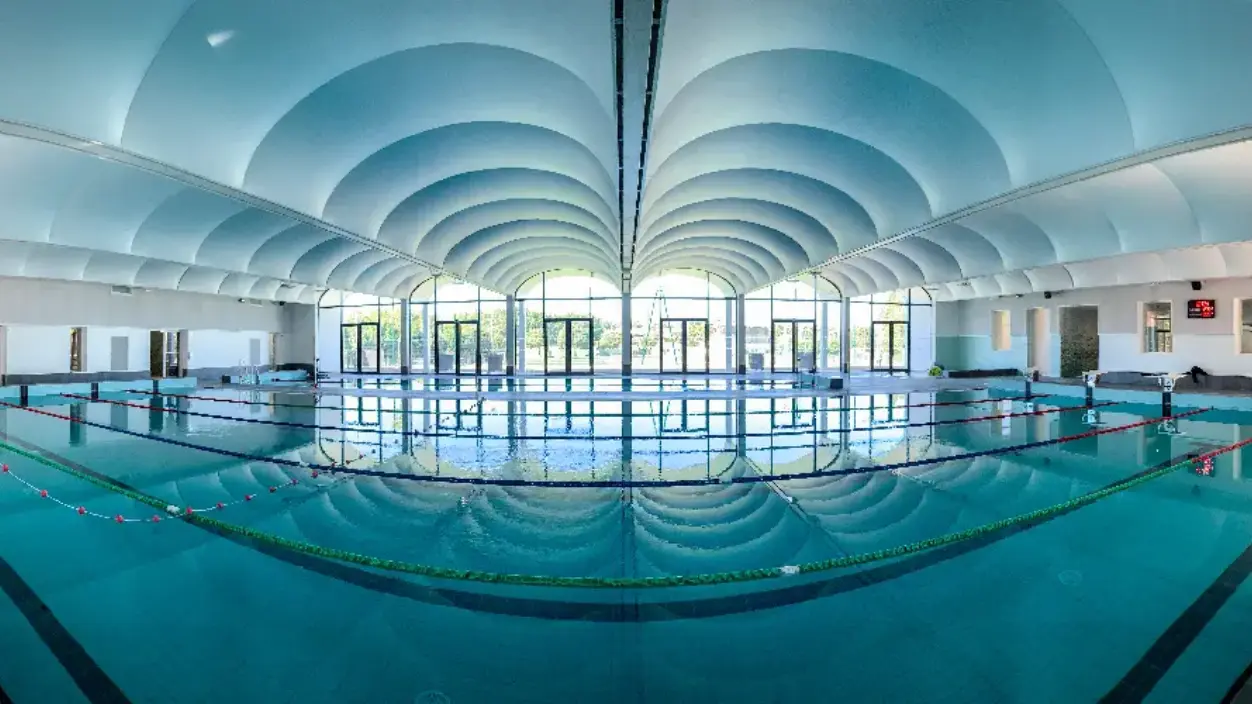Neptuneo_Aquatic_Center_Saint-Remy-de-Provence