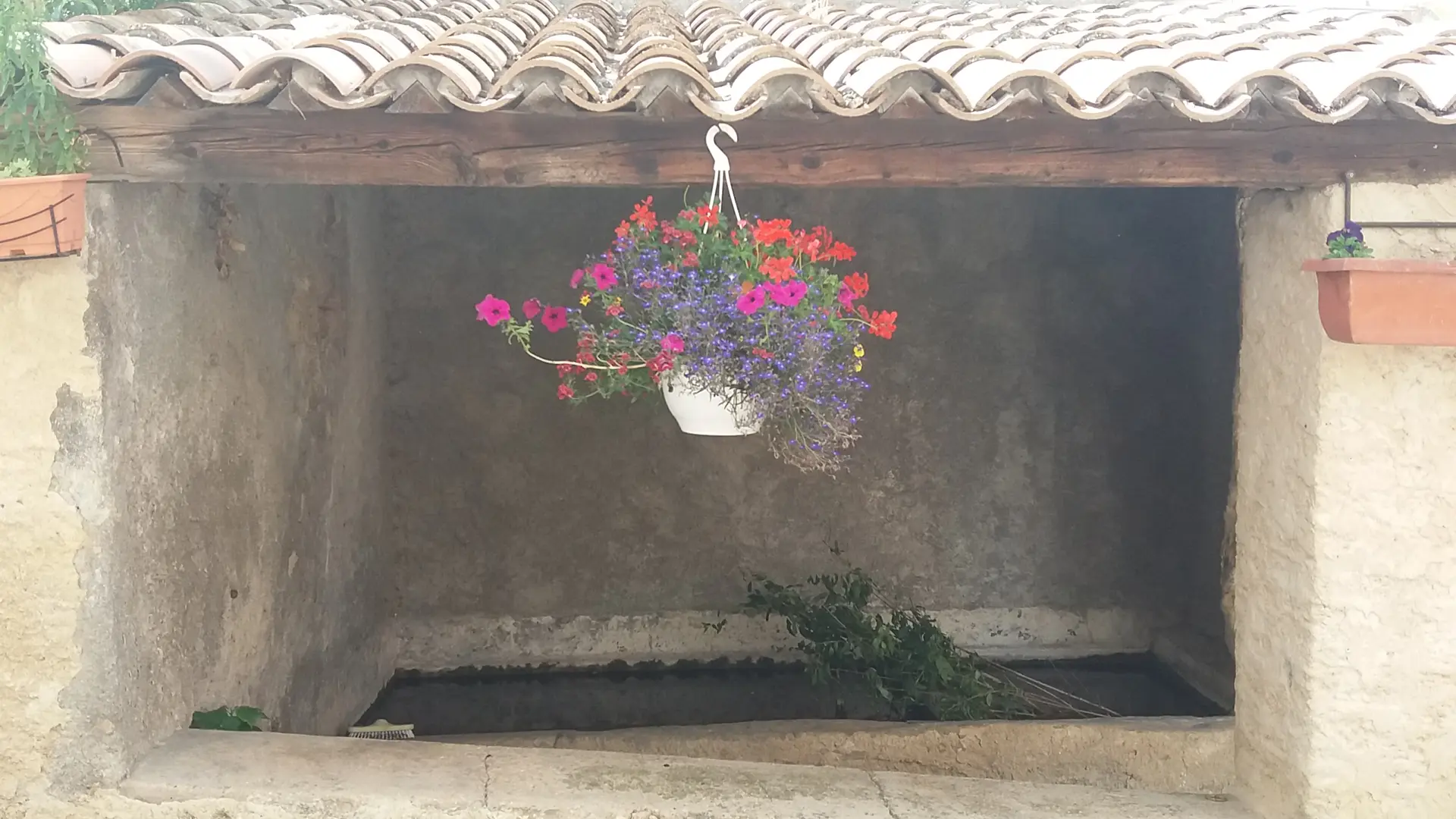 Lavoir fontaine basse