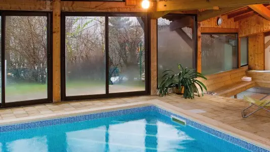 L'Hermine Blanche piscine intérieure