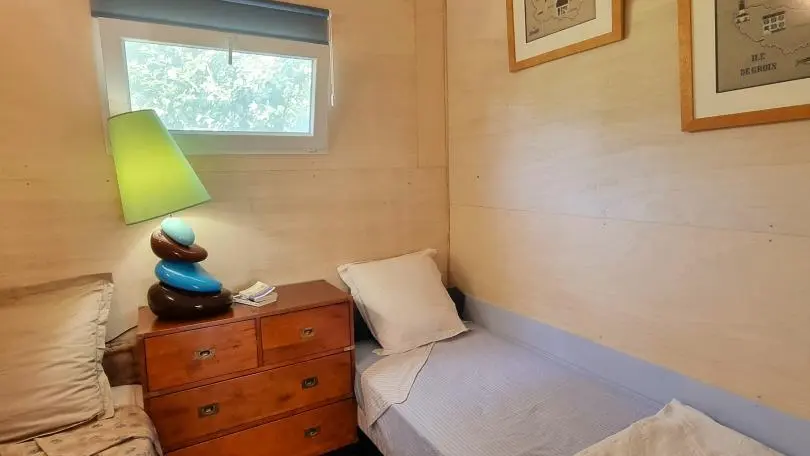 Chambre 2 : deux lits 90.