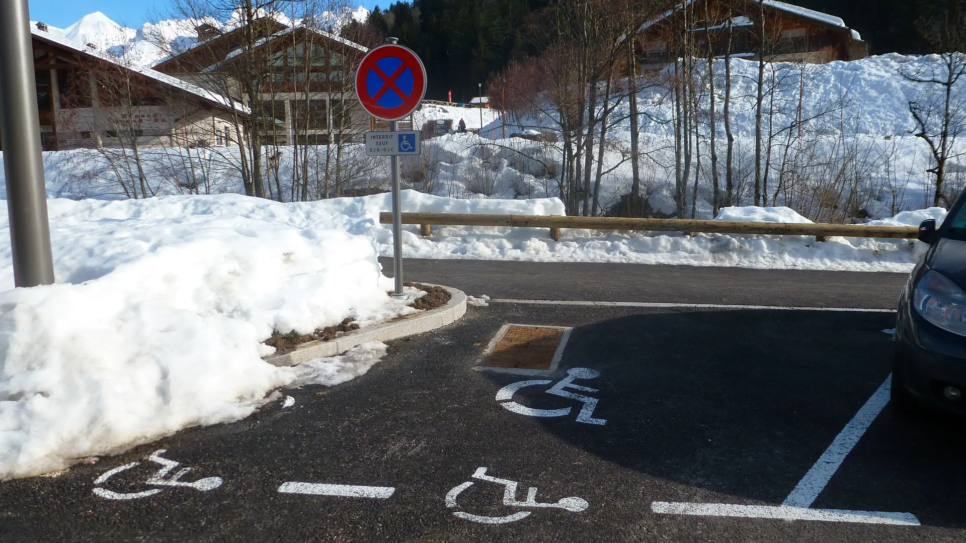 Place personne mobilité réduite gare routière