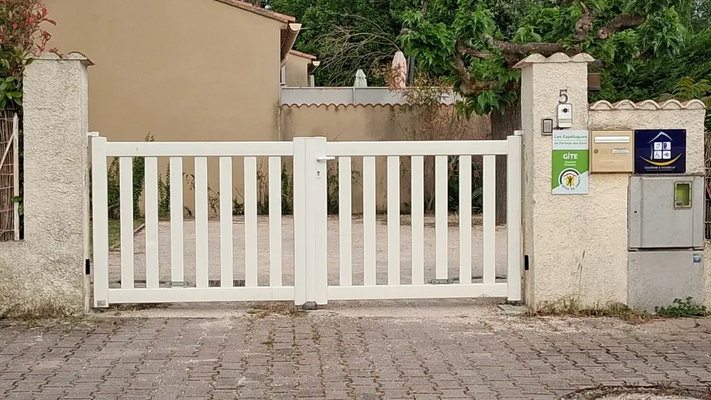 Portail extérieur