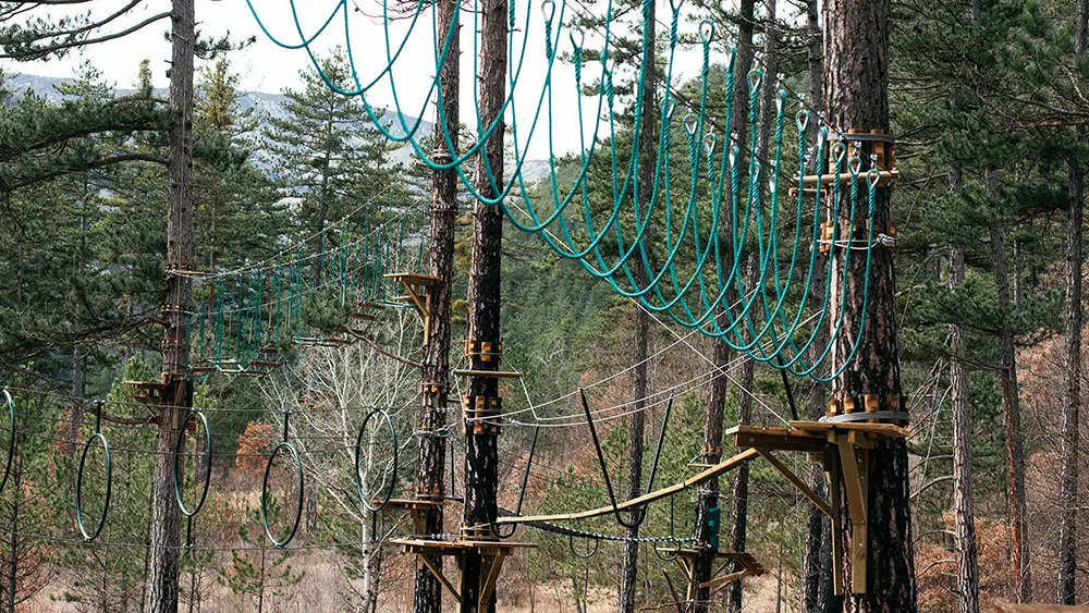 Parcours acrobatiques en hauteur