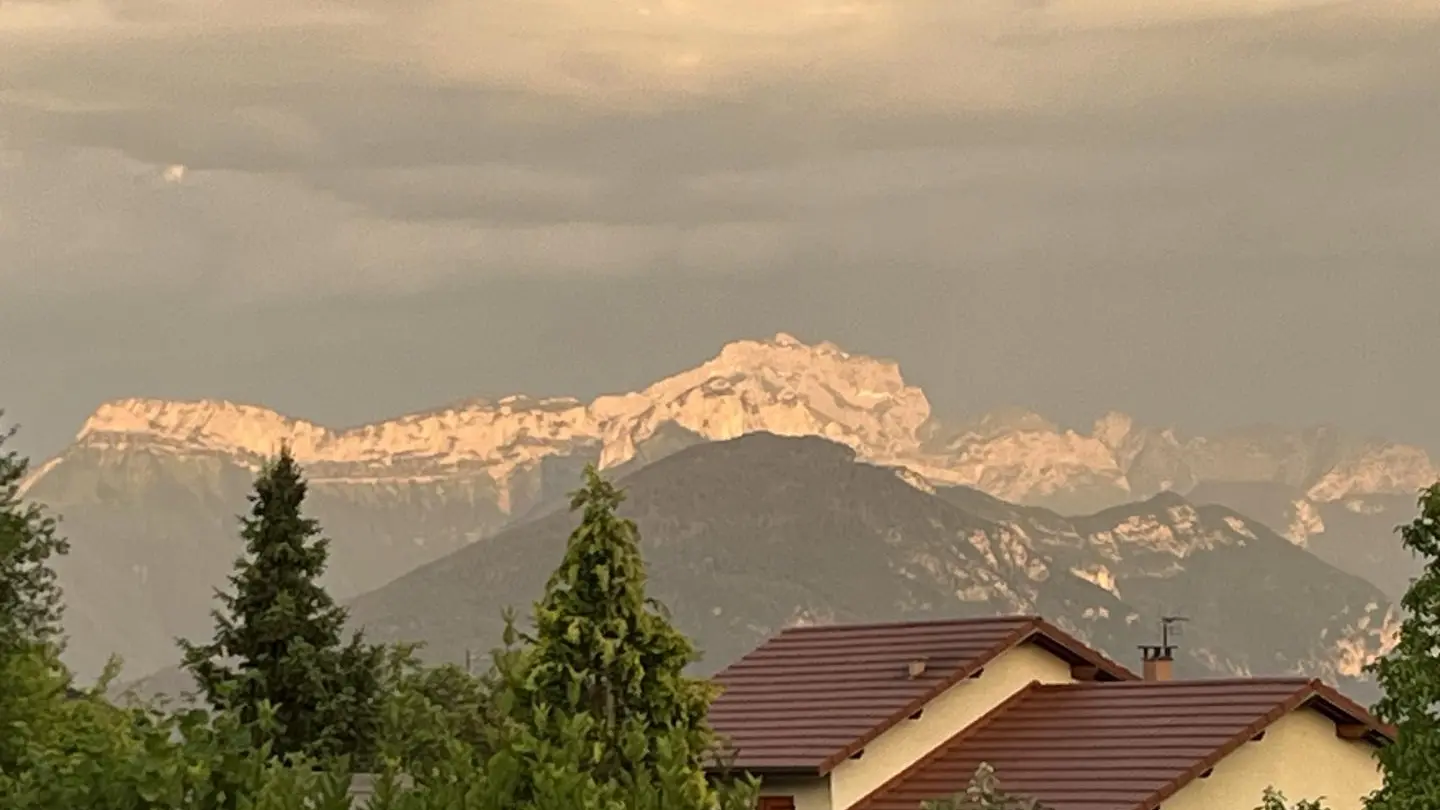 Vue de la Tournette depuis le chemin