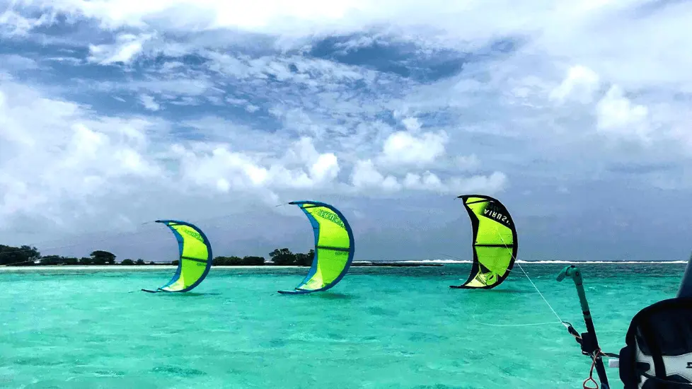 Lakana Fly Kite School Moorea