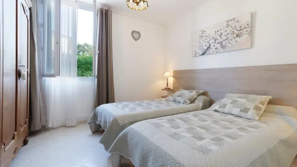 Gîte La Mirandière-Chambre Lits jumeaux ou possibilité lit XXL -Nice-Gîtes de France des Alpes-Maritimes