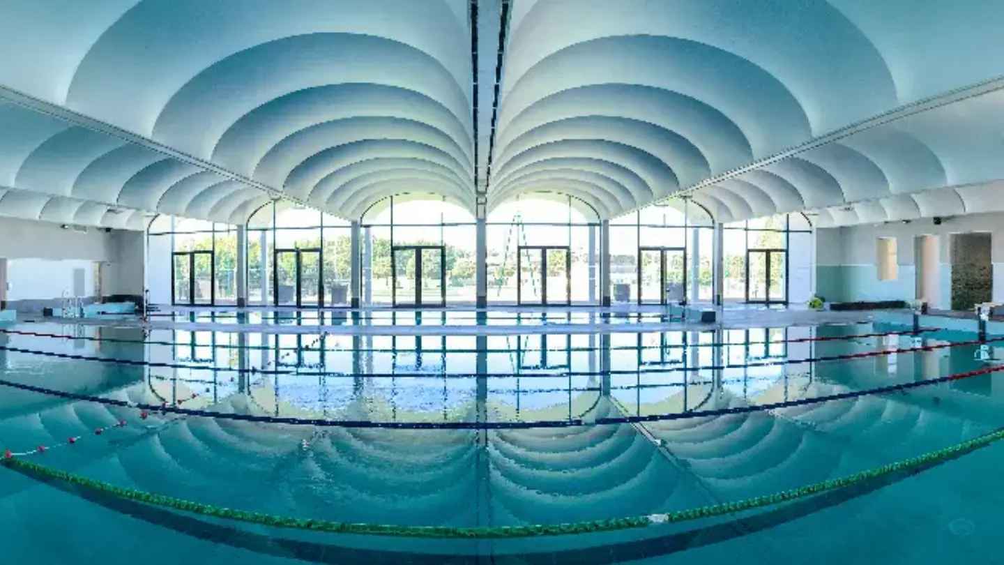 Neptuneo_Aquatic_Center_Saint-Remy-de-Provence