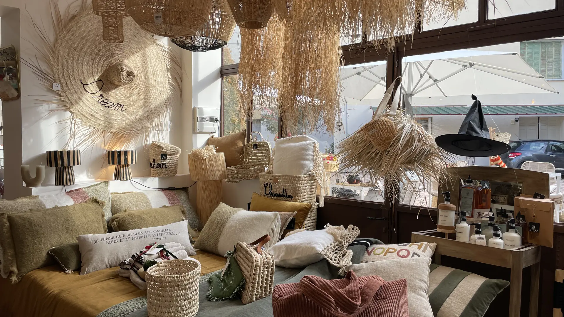 31-36 Concept store déco coussins