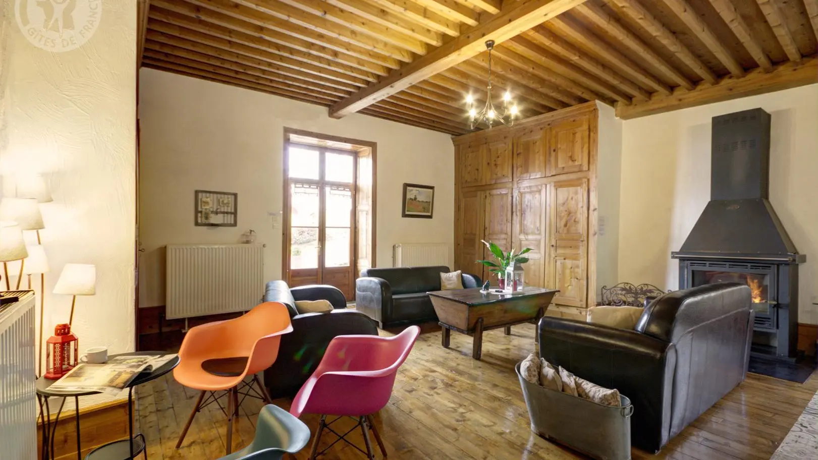 Salon avec cheminée