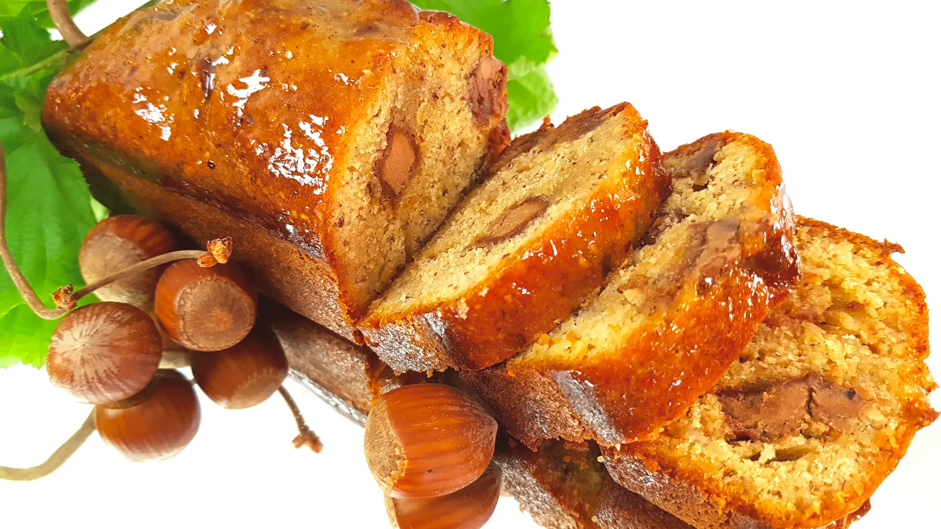 Fessant partie des best seller, ce cake à la noisette et aux généreux insert au gianduja ravira vos papilles. Découvrez nos 5 autres variétés sur cassnoisette.fr