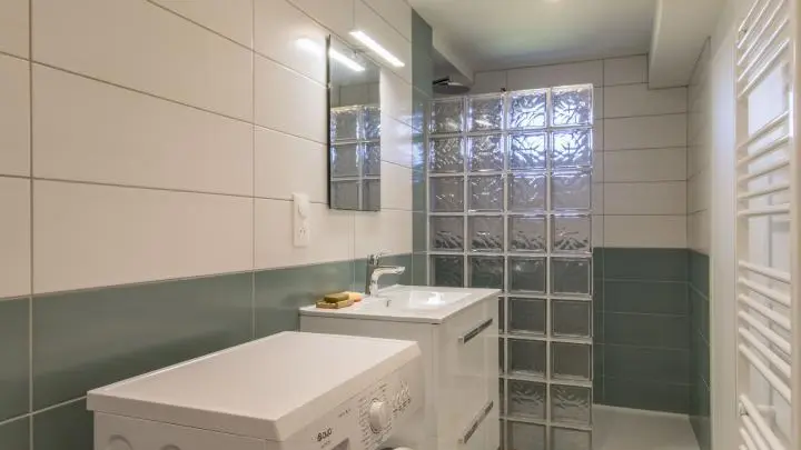 Douche au fond