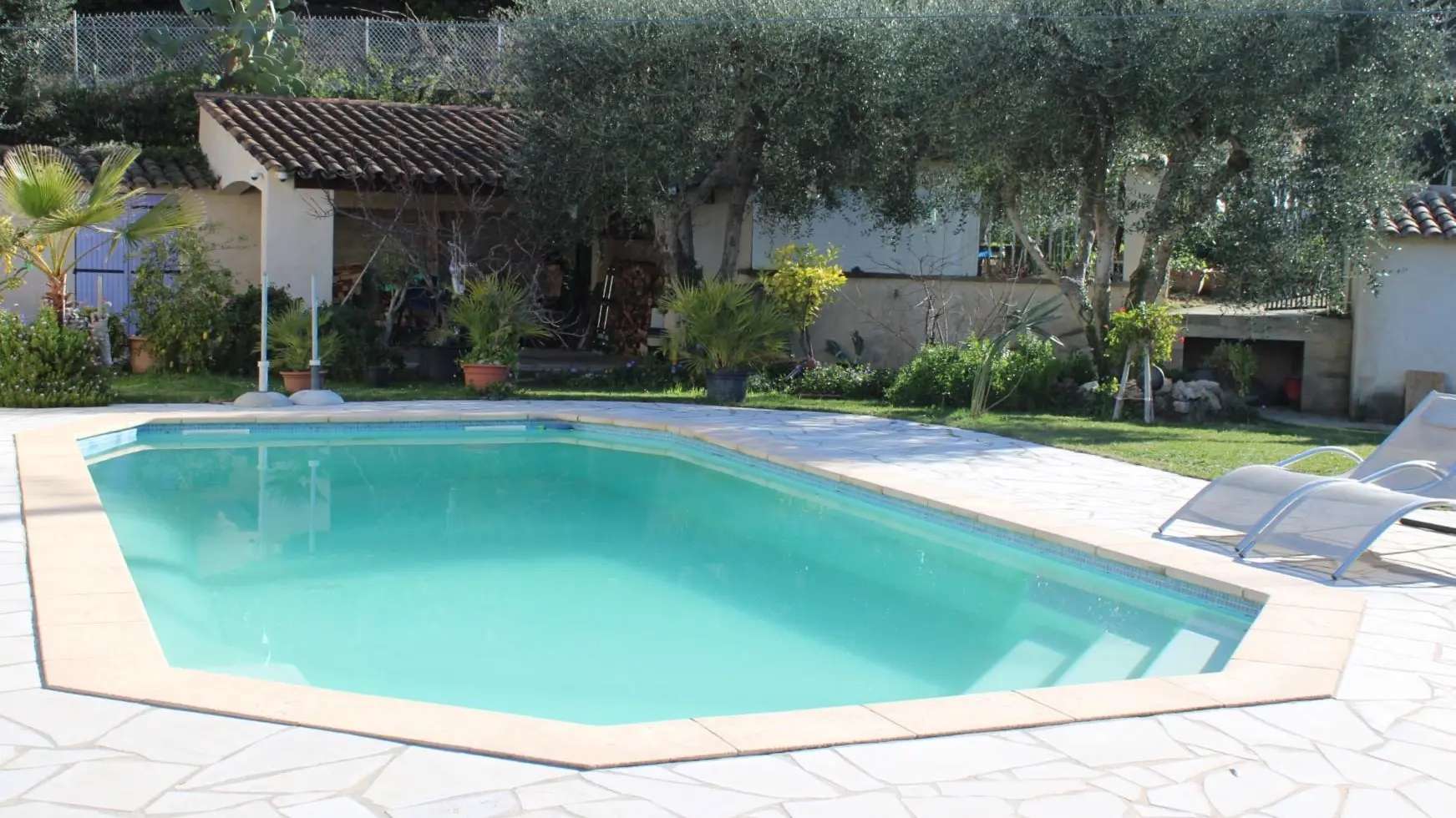 Gîte N°1 La Roche Rouge-Piscine-Colomars-Gîtes de France des Alpes-Maritimes