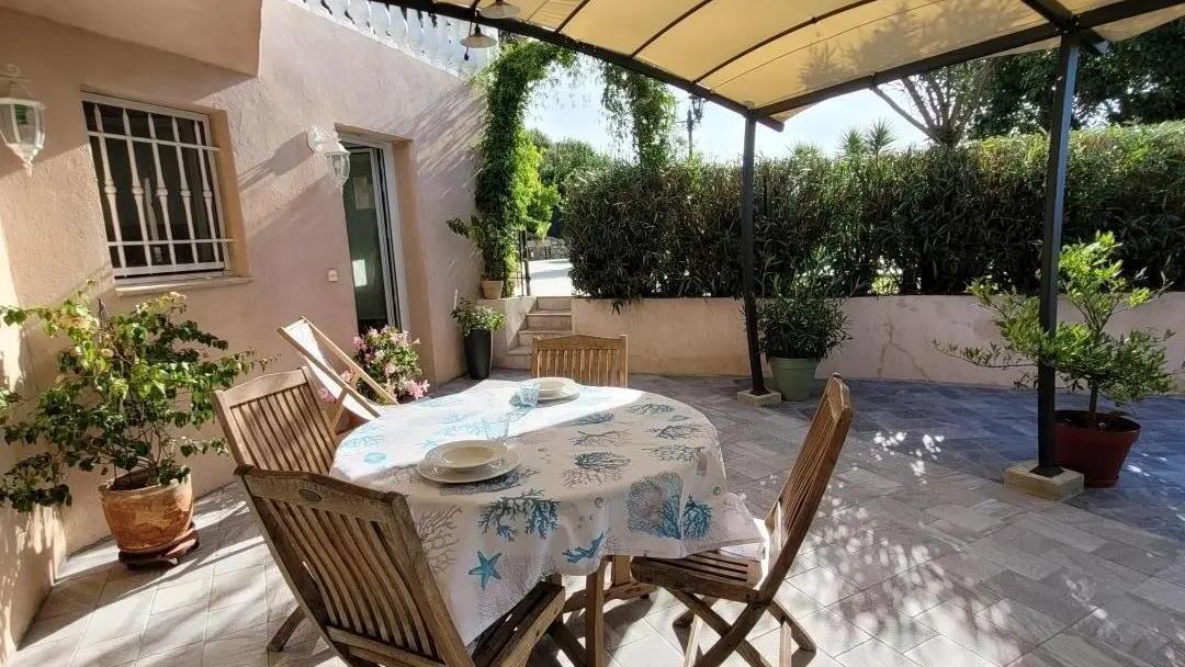 Pergola/terrasse privative Gîte Macalinewa Gîtes de France Alpes-Maritimes Saint-Jeannet