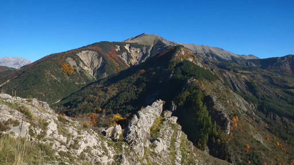 Barles Blayeul vu du rocher du Château automne