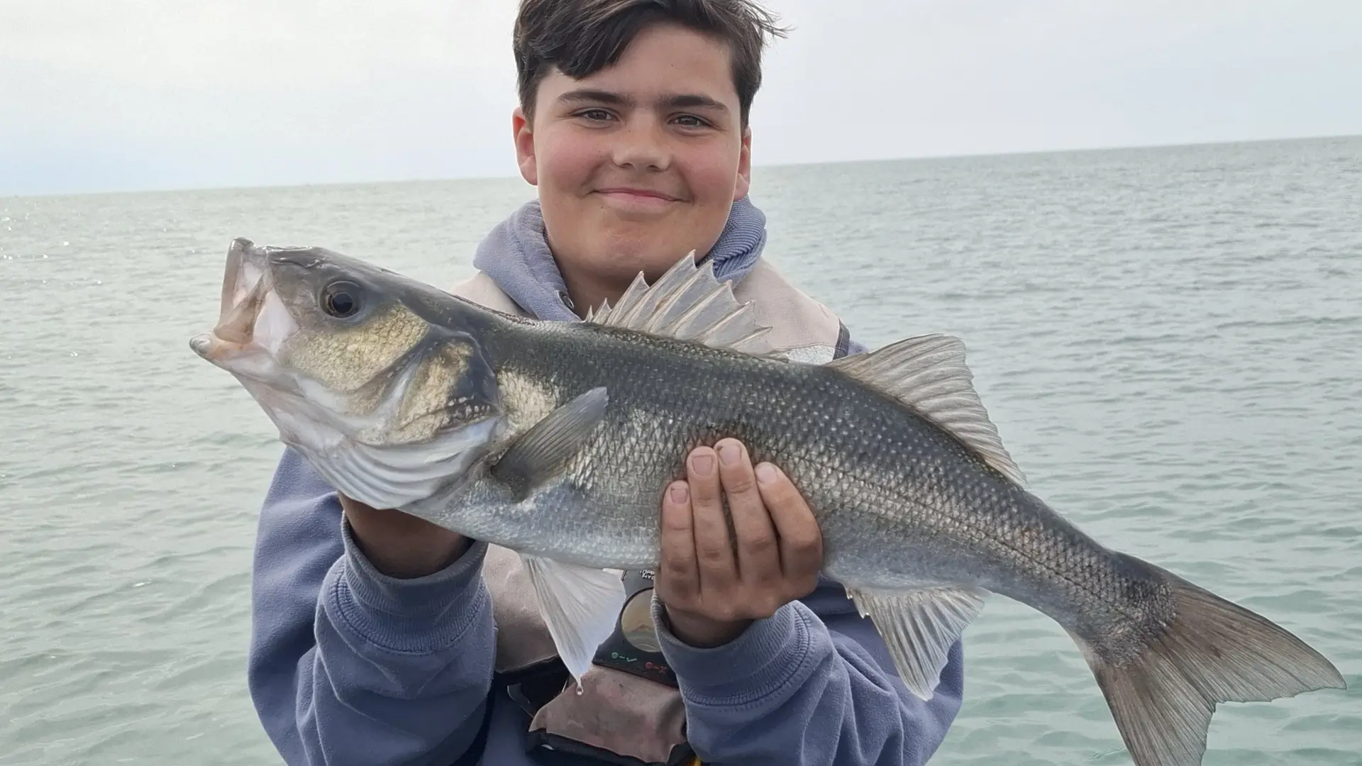 Pesca en el mar con cebos