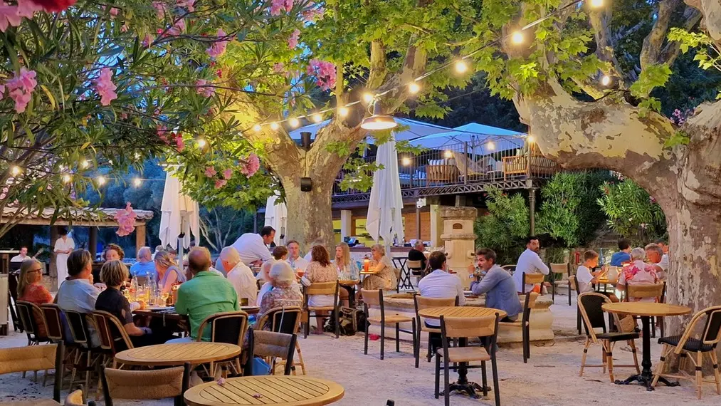 La Petite Guinguette au Hameau des Baux