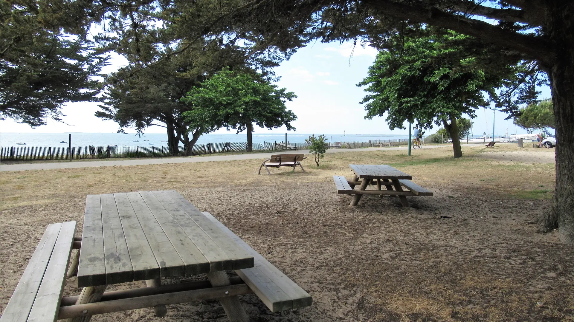 Tables pique-nique plage