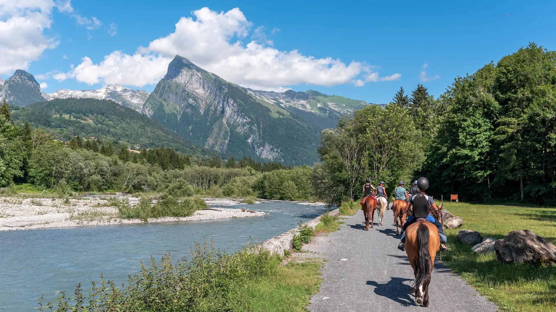 Le long du Giffre à Morillon