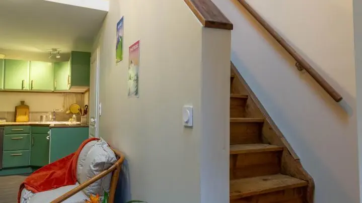 L'escalier pour accéder aux chambres