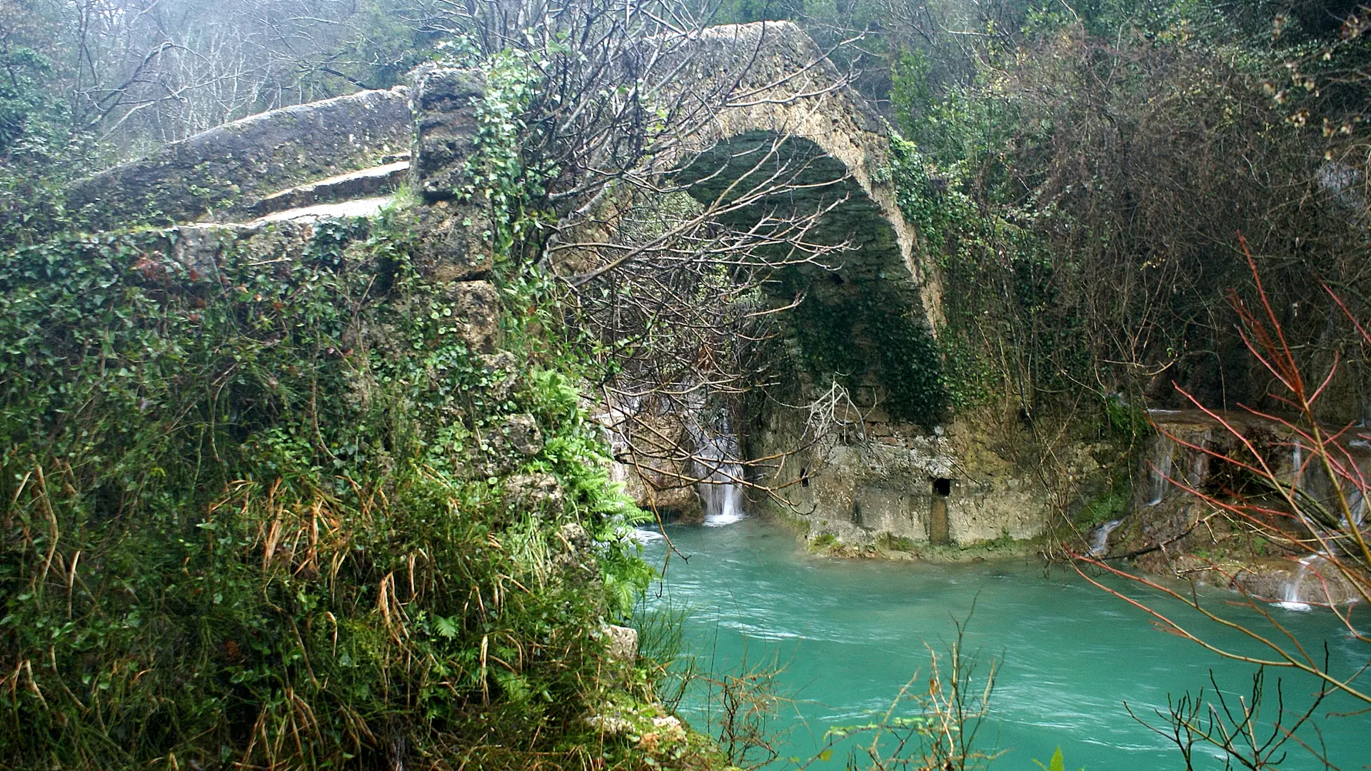 le pont de tuves