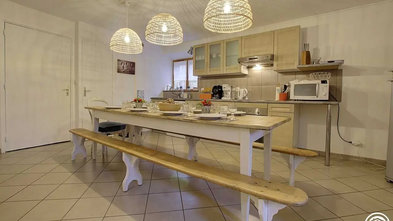 Espace cuisine - salle à manger