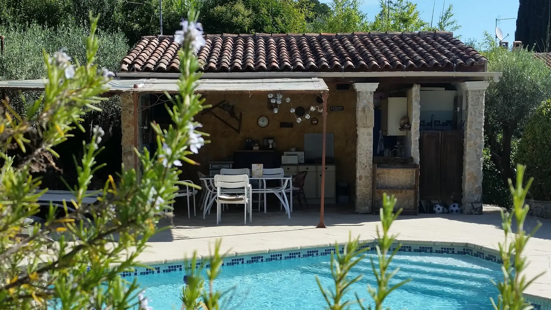 Piscine et pool house