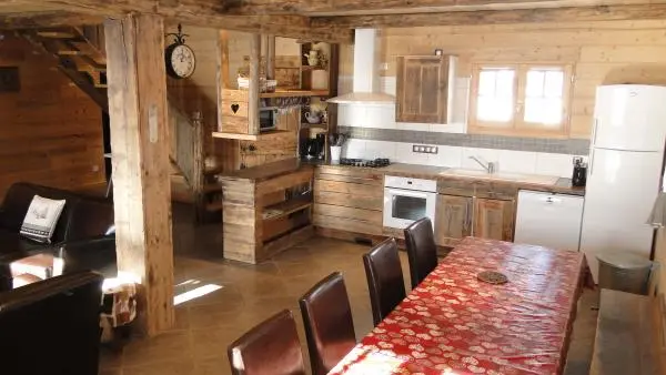 Chalet Le Lénanska - La Toussuire - Savoie espace repas et cuisine