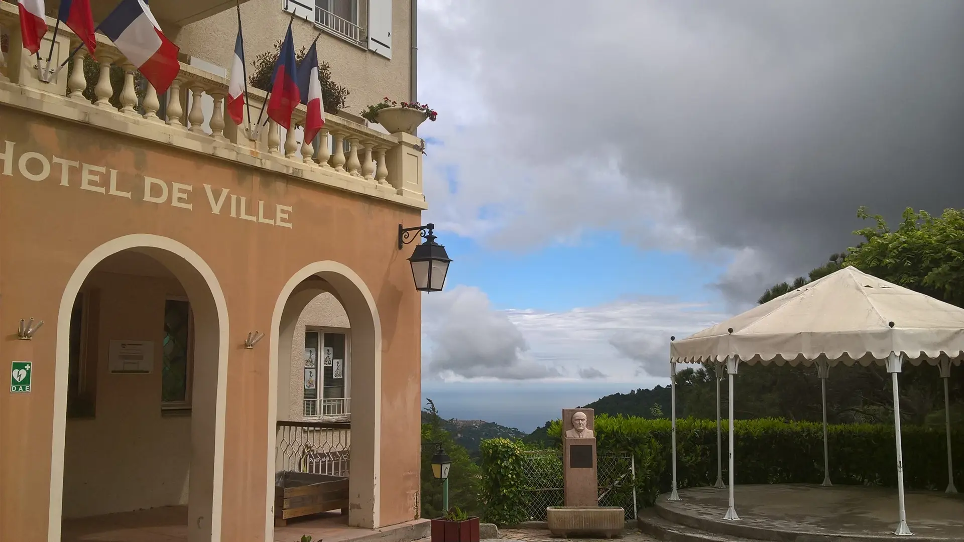 Centre village