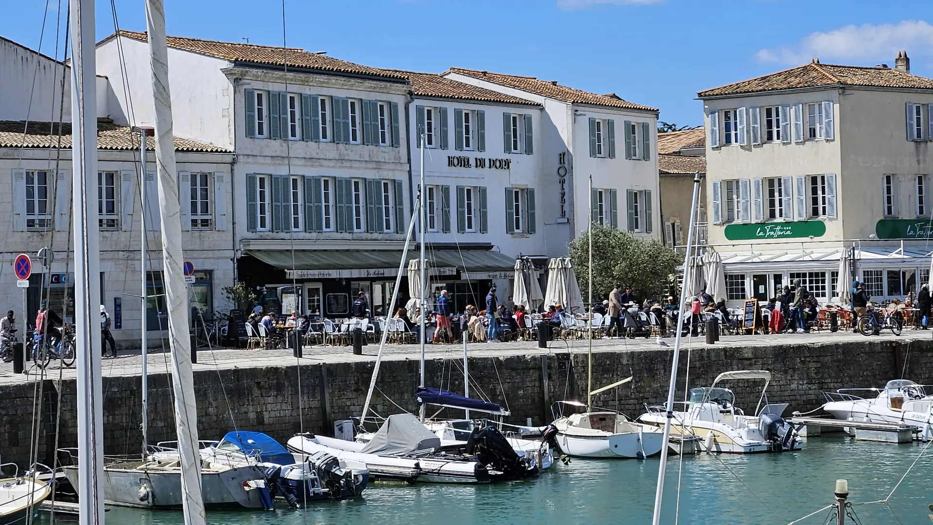 Façade Hôtel du Port