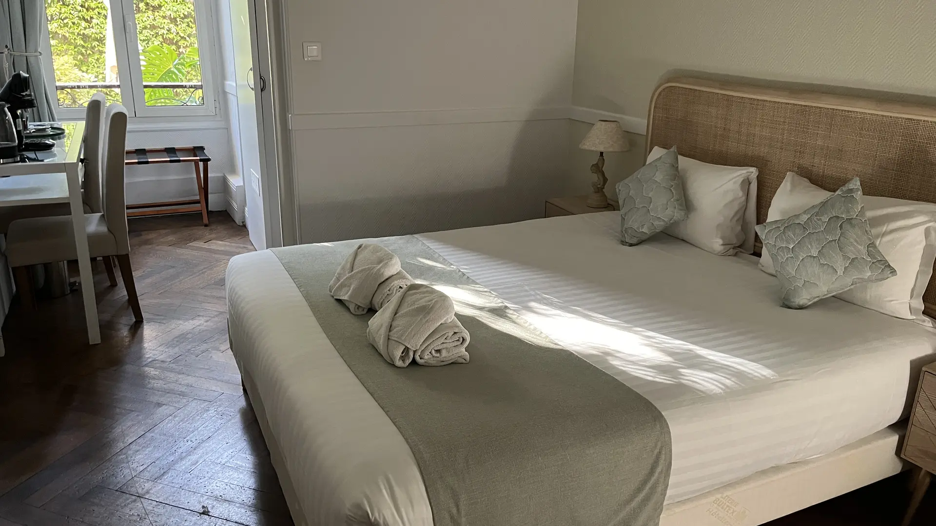 chambre double supérieure avec vue jardin