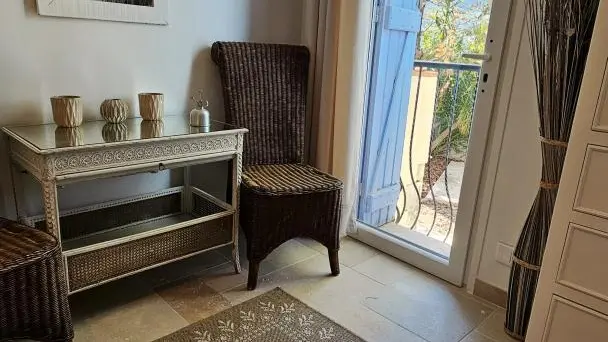 Gîte l'EnVie de Calme- Chambre -Gîte de France Alpes-Maritimes