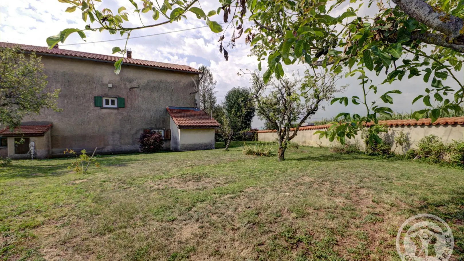 Derrière de la maison