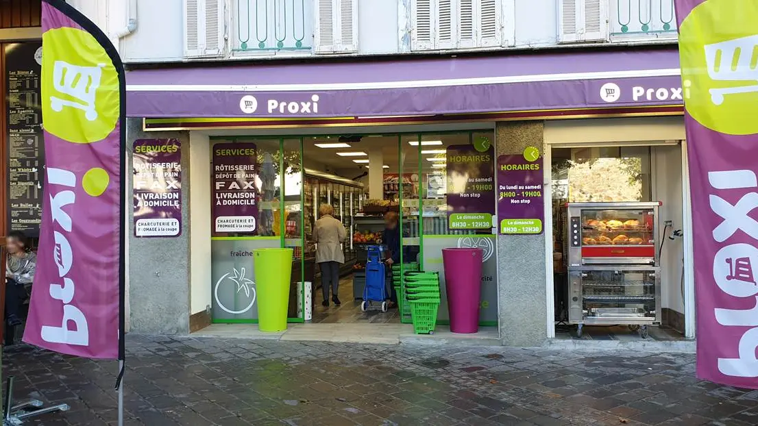 La devanture du magasin PROXI
