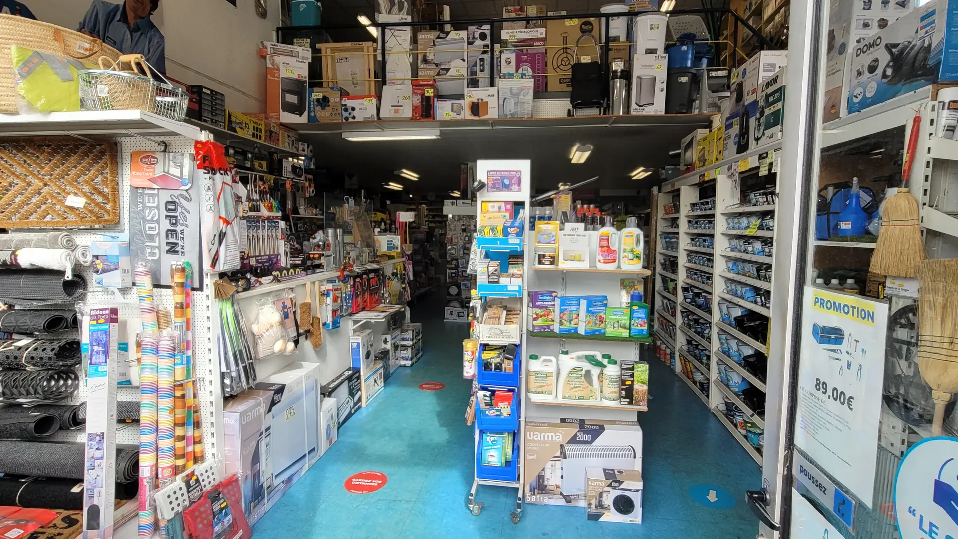 Le magasin vu de l'entrée