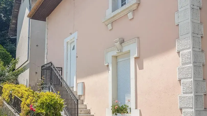 Accès au gîte par escalier extérieur