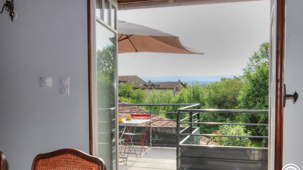 Vue du salon sur la terrasse