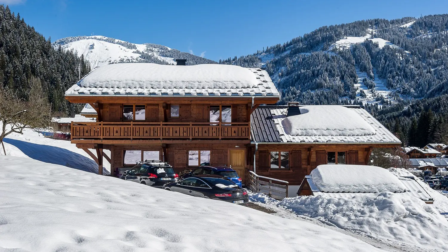 Le chalet sous la neige